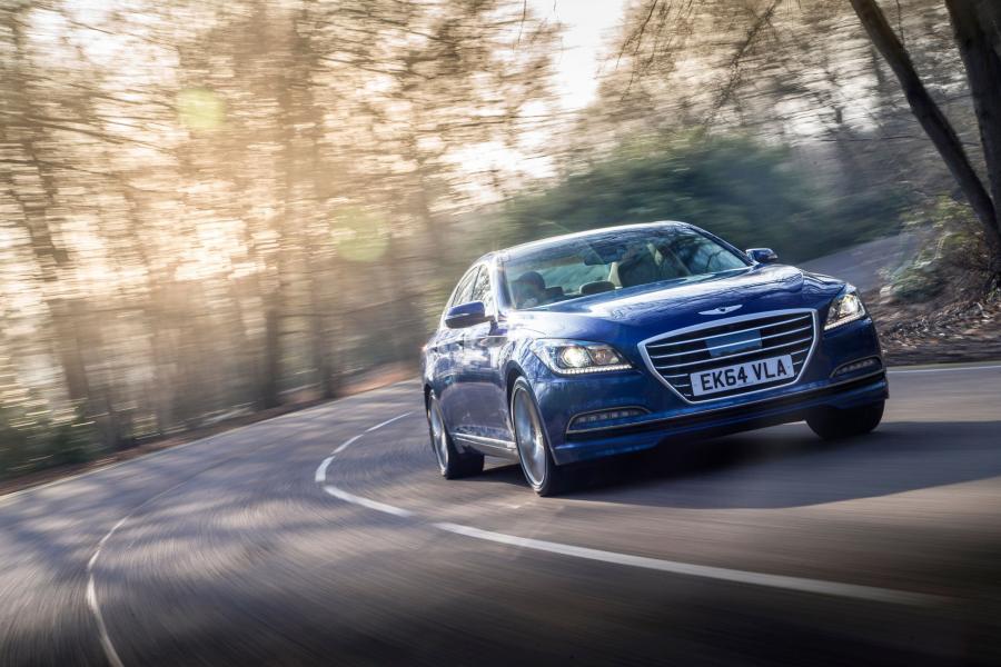  Hyundai Genesis Executive Saloon 2015 года  (фото 2 из 13)